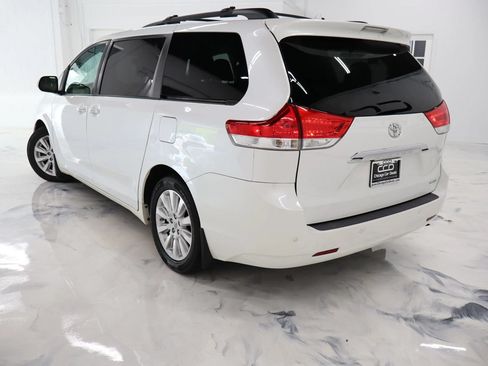Used 2013 Toyota Sienna Limited w/ Premium Pkg FWD image 5