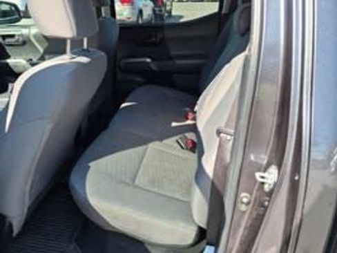 Used 2022 Toyota Tacoma SR5 w/ Technology Package AWD/4WD image 9