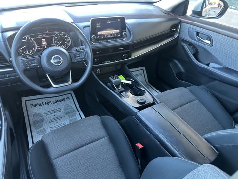 Used 2023 Nissan Rogue SV image 12