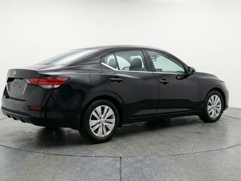 Used 2025 Nissan Sentra S image 9