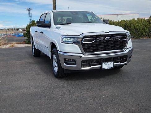 Used 2025 RAM 1500 Big Horn AWD/4WD image 4