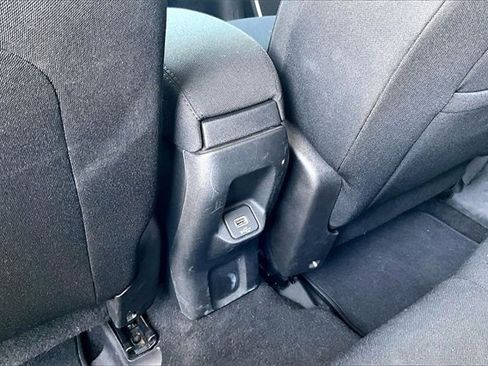 Used 2019 Jeep Renegade Latitude image 24