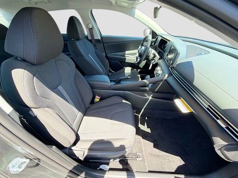 New 2026 Hyundai Elantra SE FWD image 25