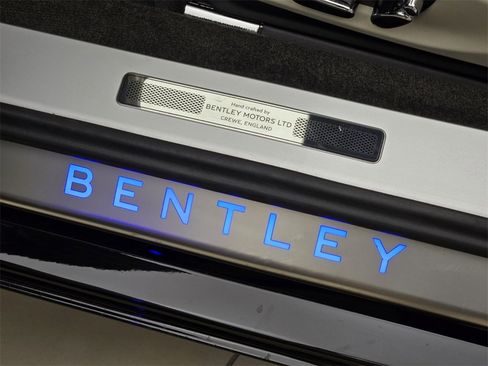Used 2020 Bentley Continental GT image 32