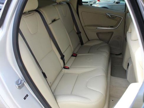Used 2015 Volvo XC60 T6 image 29