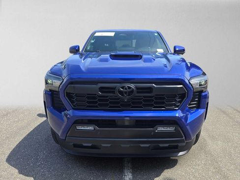 Certified 2025 Toyota Tacoma TRD Sport w/ TRD Sport Premium Package AWD/4WD image 8