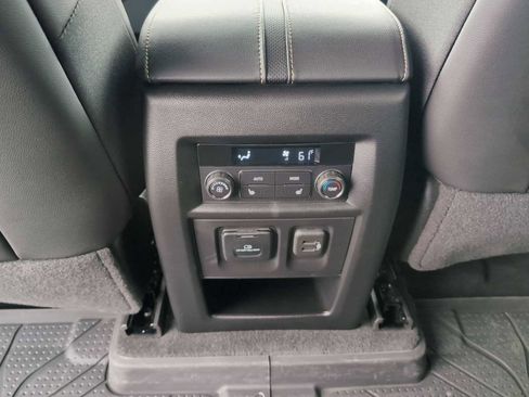 Used 2023 Chevrolet Traverse Premier w/ Redline Edition AWD/4WD image 22