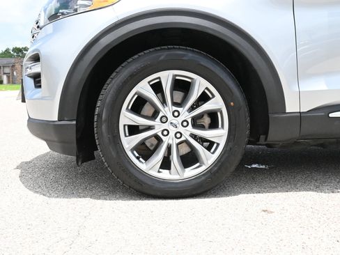 Used 2020 Ford Explorer XLT w/ Equipment Group 202A RWD image 26