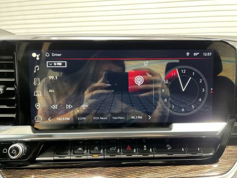 Used 2023 GMC Sierra 1500 SLE AWD/4WD image 16