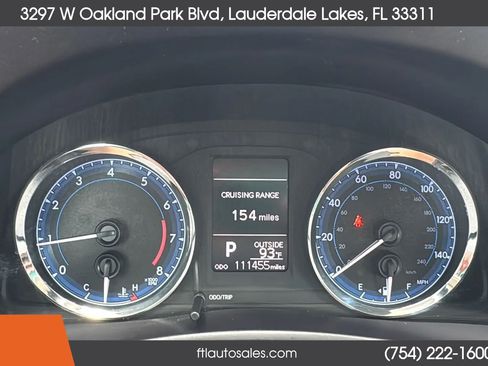 Used 2018 Toyota Corolla LE FWD image 40