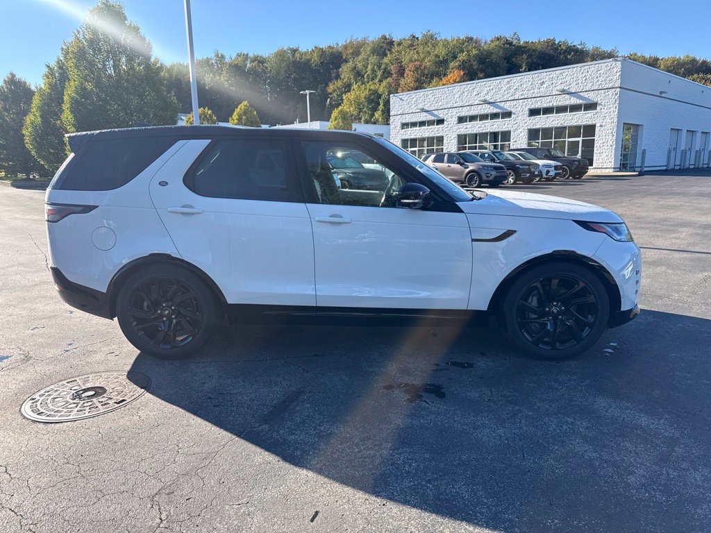 Used 2023 Land Rover Discovery S R-Dynamic AWD/4WD image 6