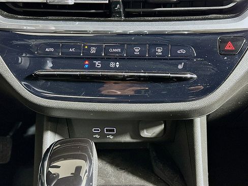 Used 2024 Buick Envista Avenir image 17