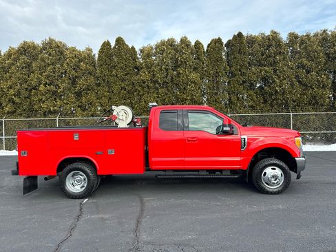 Used 2017 Ford F350 Lariat w/ Lariat Value Package image 6