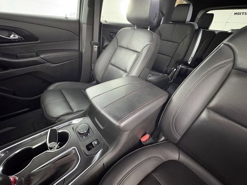 Used 2023 Chevrolet Traverse RS w/ LPO, Floor Liner Package image 32