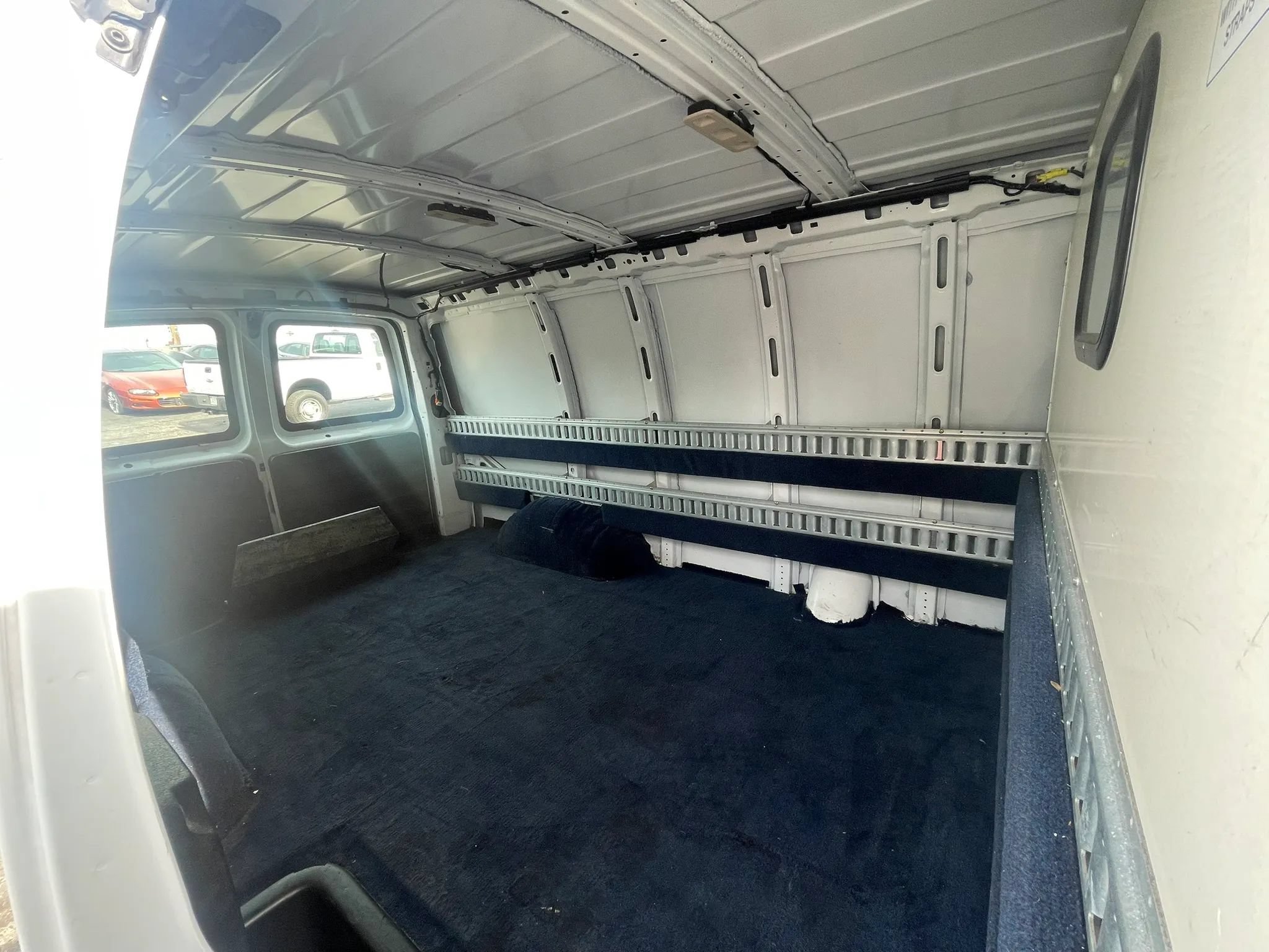 Used 2020 Chevrolet Express 2500 RWD image 15