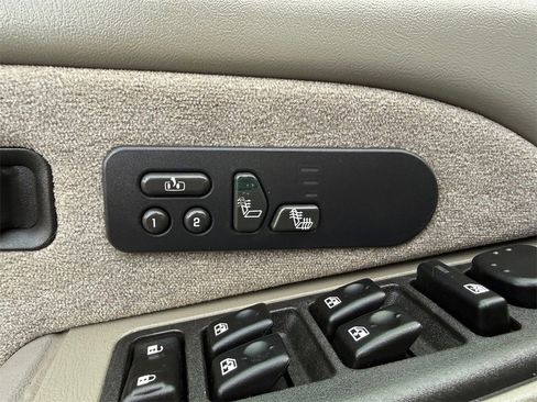 Used 2003 Chevrolet Silverado 2500 LT image 12