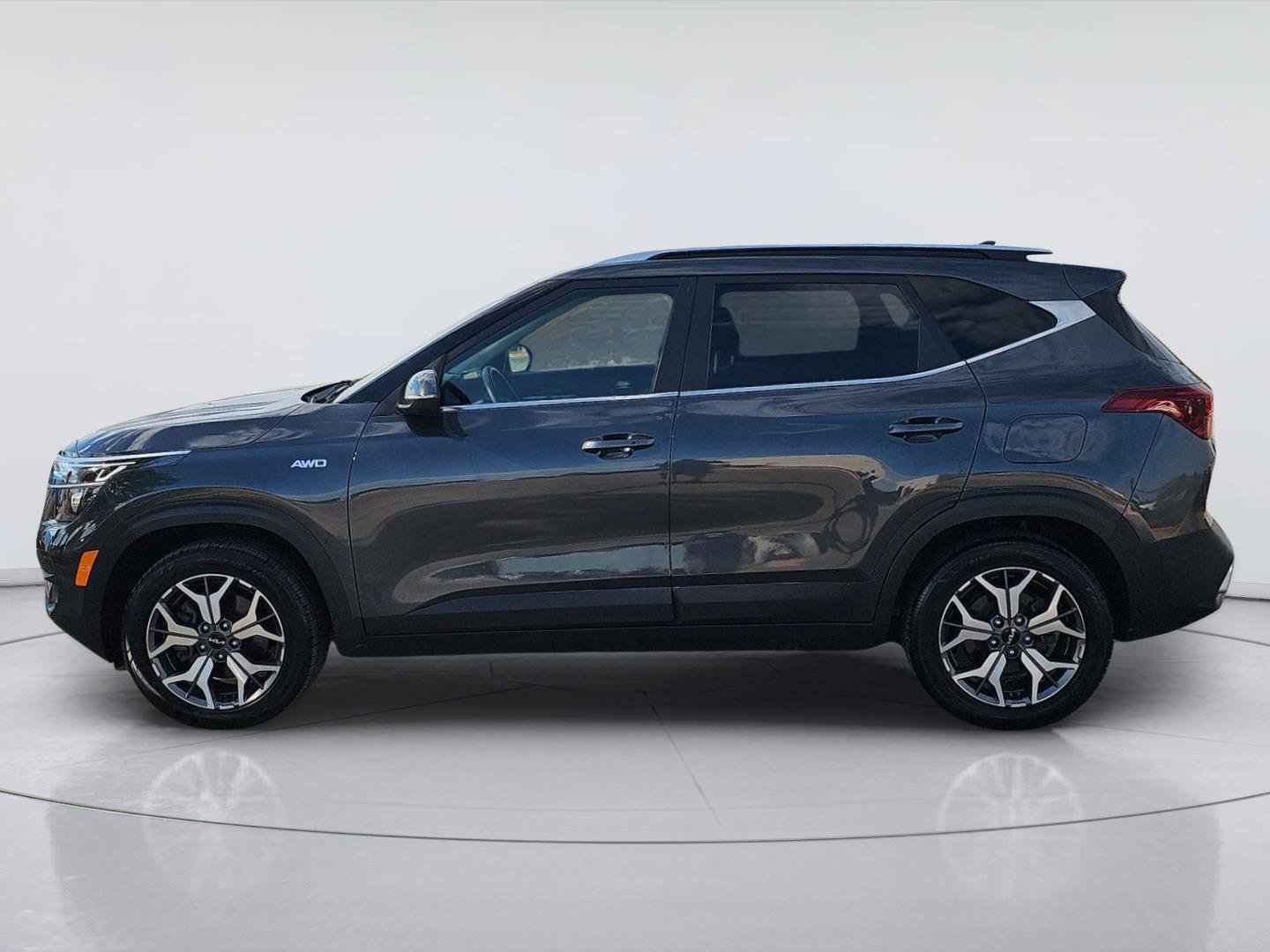 Used 2023 Kia Seltos EX AWD/4WD image 2