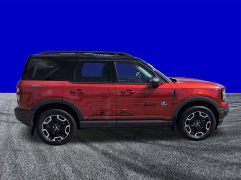 Used 2023 Ford Bronco Sport Outer Banks w/ Tech Package AWD/4WD image 3