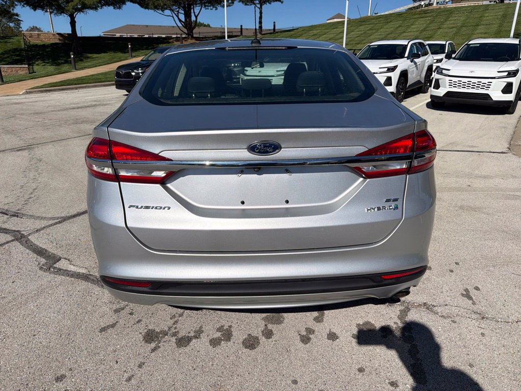 Used 2018 Ford Fusion SE FWD image 8