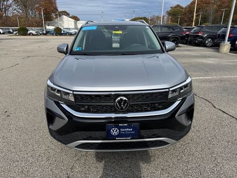 Certified 2023 Volkswagen Taos SE w/ Panoramic Sunroof Package image 2
