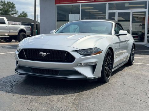 Used 2018 Ford Mustang GT Premium RWD image 3