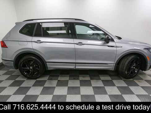 Certified 2023 Volkswagen Tiguan SE R-Line FWD image 9