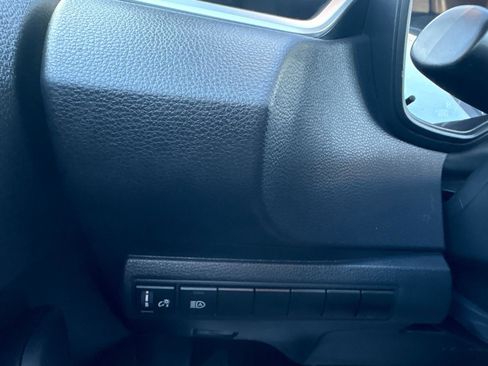 Used 2023 Toyota Corolla LE image 19