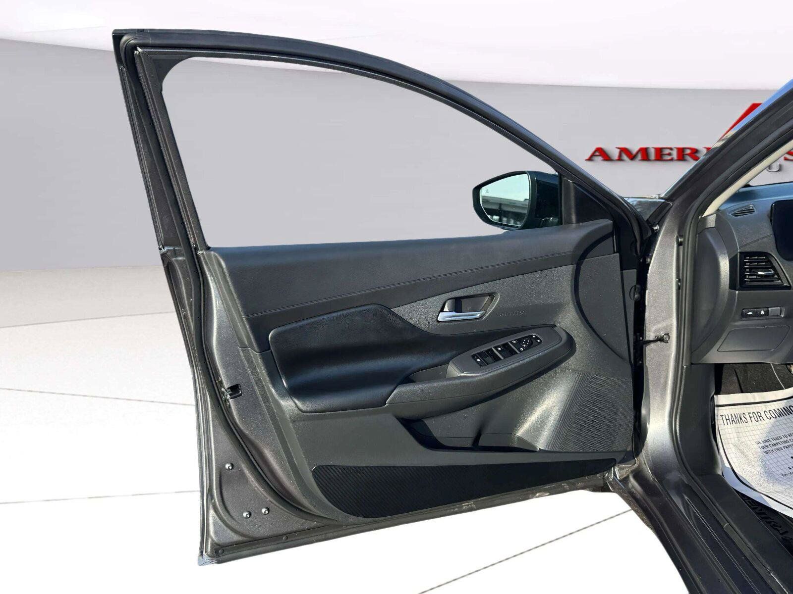 Used 2026 Nissan Sentra SV w/ SV Convenience Package FWD image 10