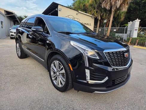 Used 2024 Cadillac XT5 Premium Luxury w/ Technology Package FWD image 3