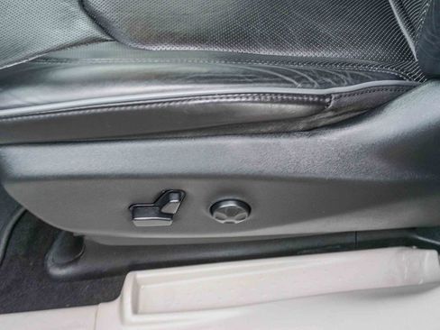 Used 2018 Chrysler Pacifica Limited FWD image 20