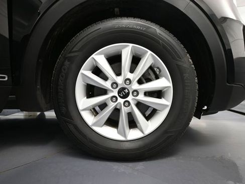 Used 2019 Kia Sorento AWD V6 image 14