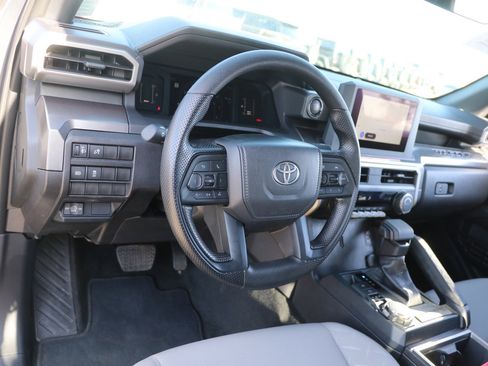 Used 2025 Toyota Tacoma SR5 AWD/4WD image 15