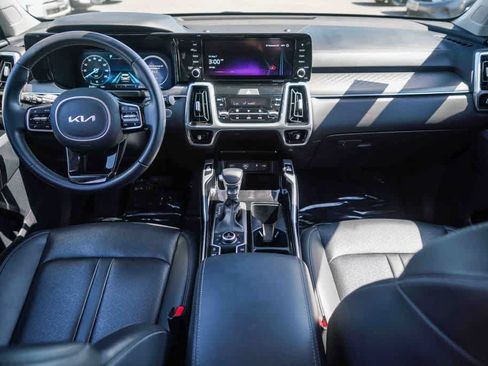 Certified 2023 Kia Sorento SX AWD/4WD image 11