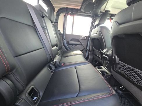 Used 2025 Jeep Gladiator Rubicon w/ Safety Group AWD/4WD image 14
