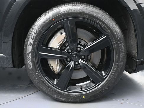 Used 2019 Audi e-tron Prestige w/ Prestige Package image 15