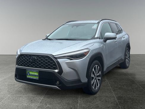 Used 2024 Toyota Corolla Cross XLE w/ Convenience Package AWD/4WD image 3