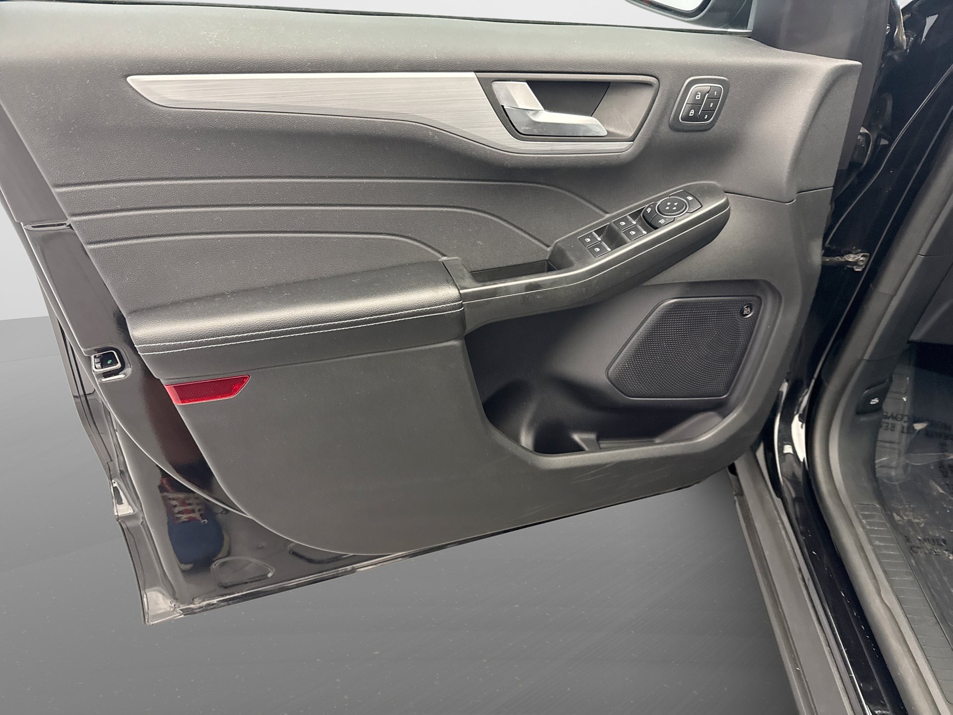 Used 2023 Ford Escape Platinum w/ Premium Technology Package AWD/4WD image 9