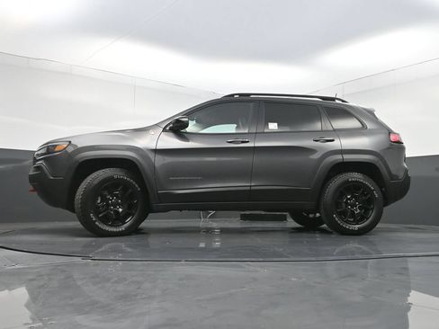 Used 2022 Jeep Cherokee Trailhawk w/ Premium Leather Package AWD/4WD image 27