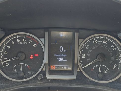 Used 2020 Toyota Tacoma SR5 w/ Technology Package AWD/4WD image 21