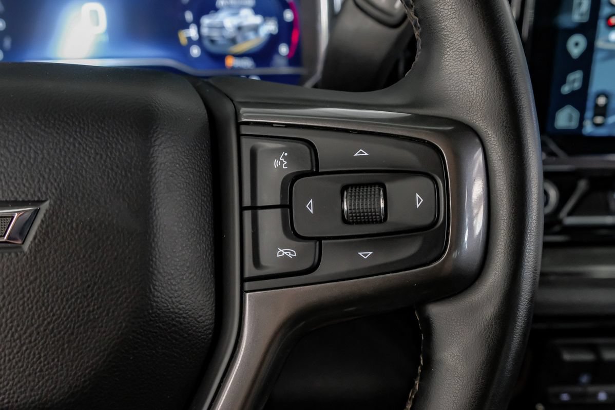 Used 2025 Chevrolet Silverado 2500 ZR2 w/ Technology Package AWD/4WD image 17