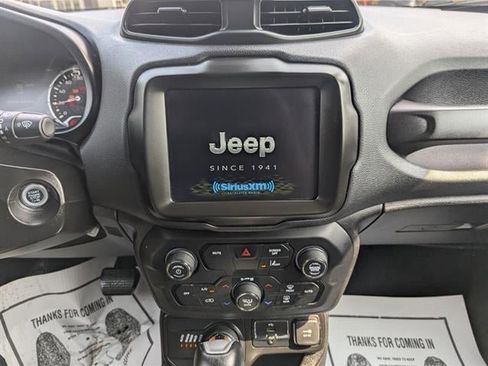 Used 2023 Jeep Renegade Trailhawk AWD/4WD image 37