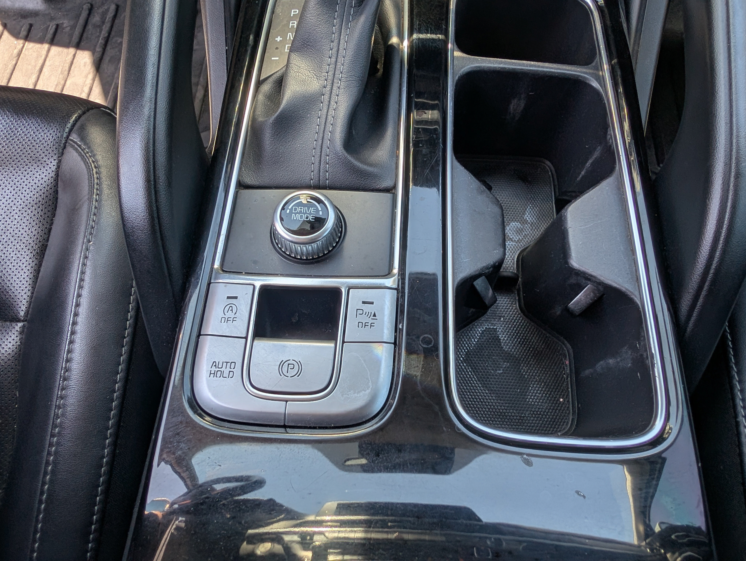 Used 2022 Kia Telluride S FWD image 14