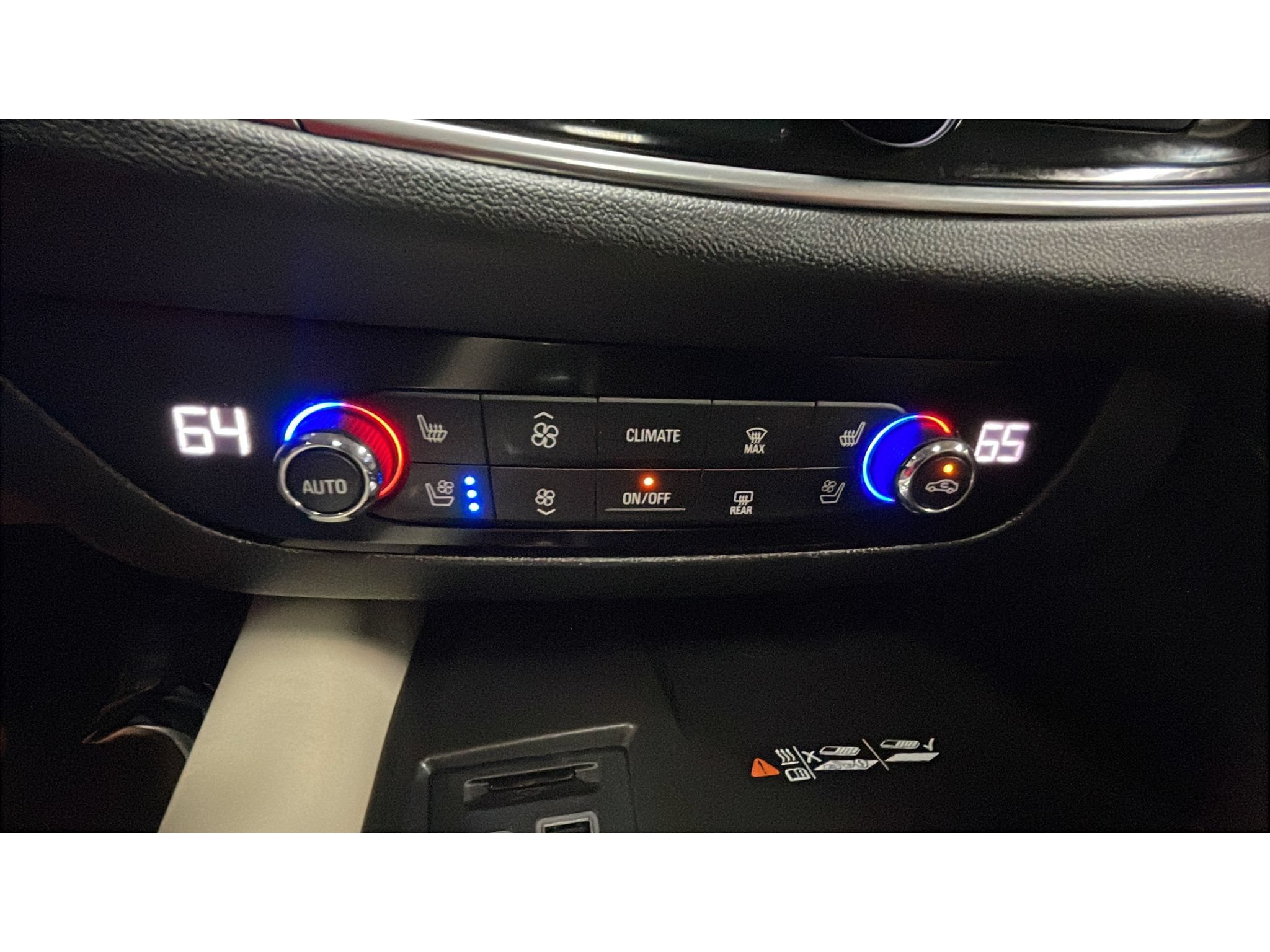 Used 2023 Buick Enclave Avenir w/ Avenir Technology Package AWD/4WD image 13