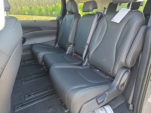 New 2026 Kia Carnival SX image 6