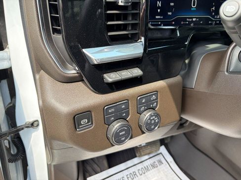 Used 2025 Chevrolet Silverado 2500 LTZ w/ LTZ Premium Package AWD/4WD image 11