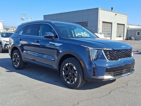 New 2026 Kia Sorento S image 2