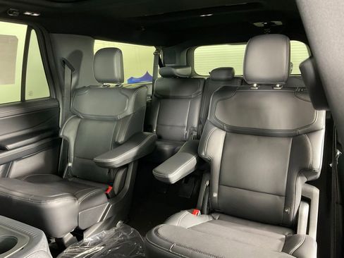 New 2026 Ford Expedition Max Platinum w/ Stealth Appearance Package AWD/4WD image 16
