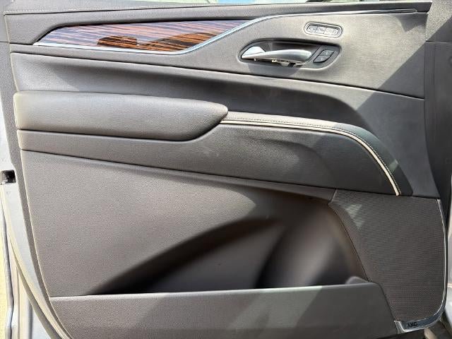 Certified 2022 Cadillac Escalade Premium Luxury AWD/4WD image 10