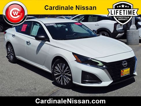 Used 2025 Nissan Altima 2.5 SV FWD image 1