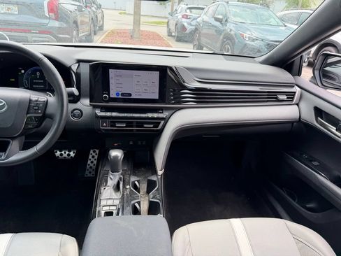 Used 2025 Toyota Camry SE w/ Convenience Package FWD image 20